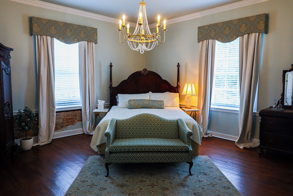 Ormond Manor