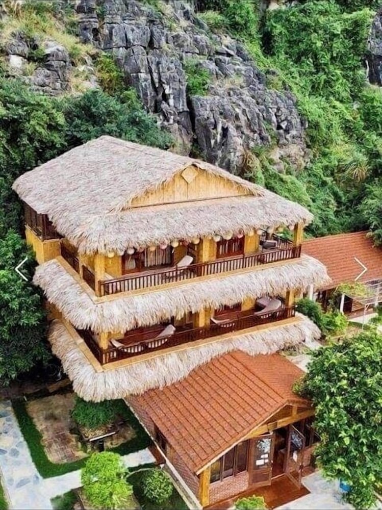 Mua Caves Ecolodge
