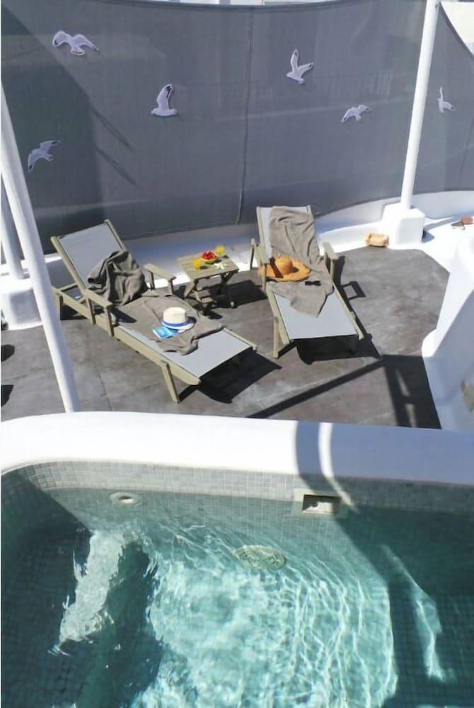 Astrea Suites Feggaropetra Cave House