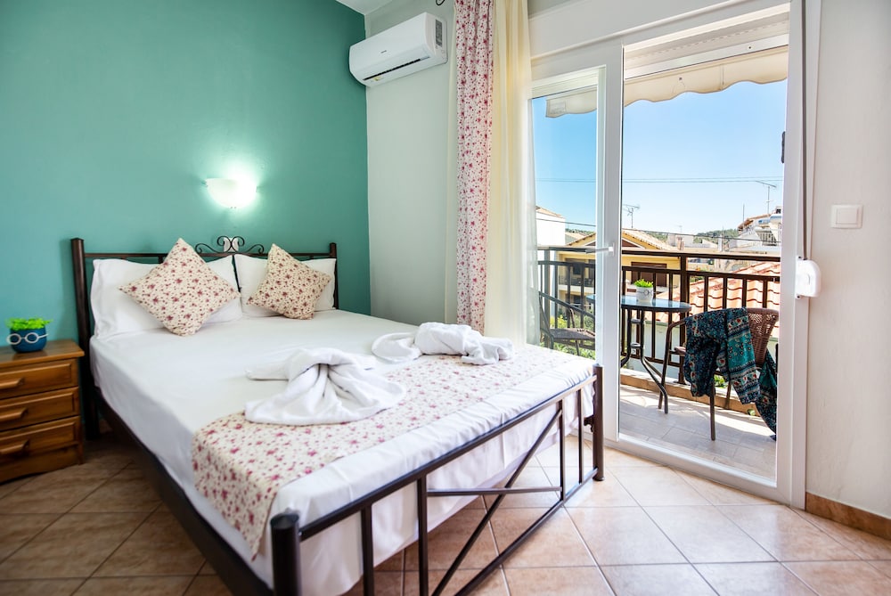 Famelia Studios Lampiris