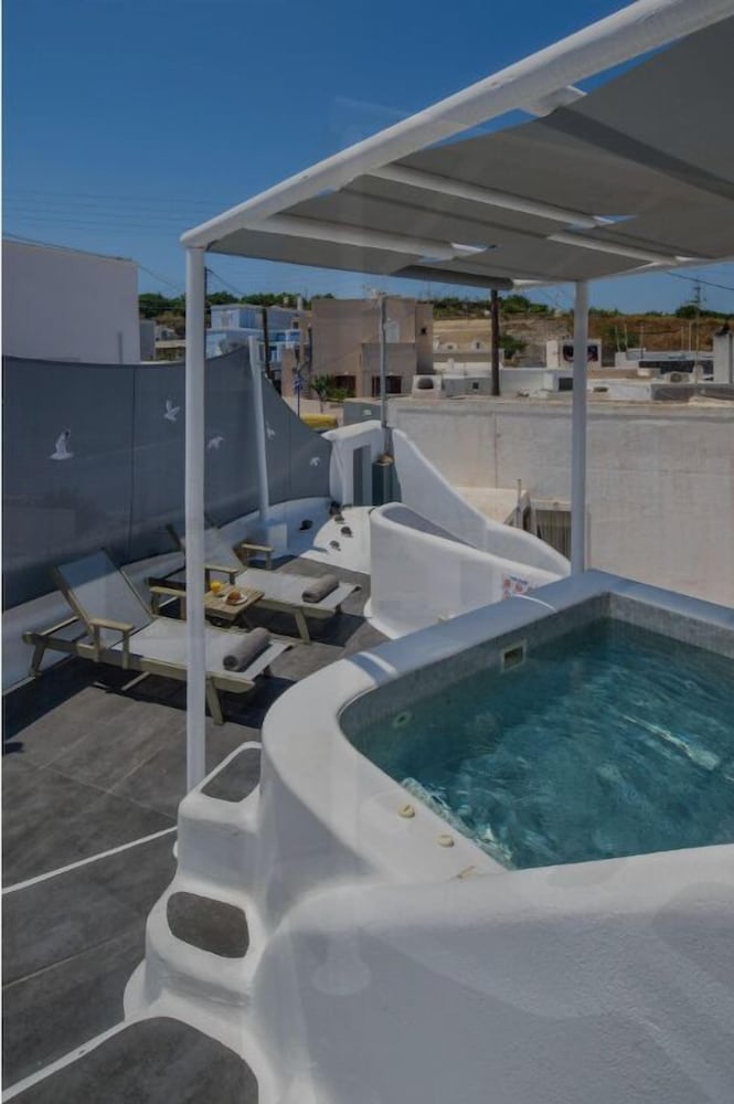 Astrea Suites Feggaropetra Cave House