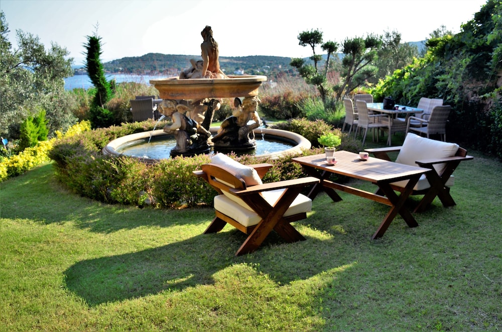 Assos Longevity Hotel