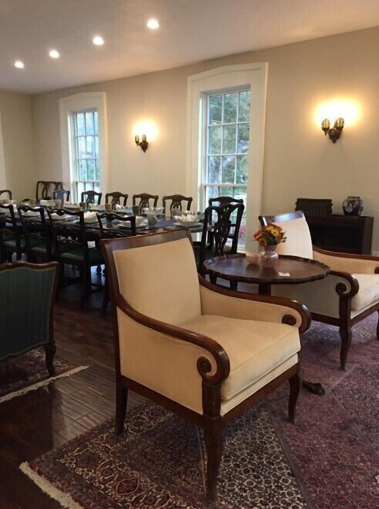 Judson Heath Colonial Inn