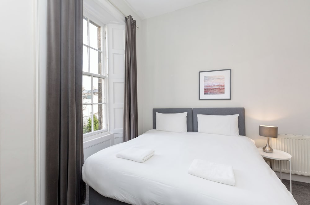 Destination Edinburgh Apartments- Southside Apartments