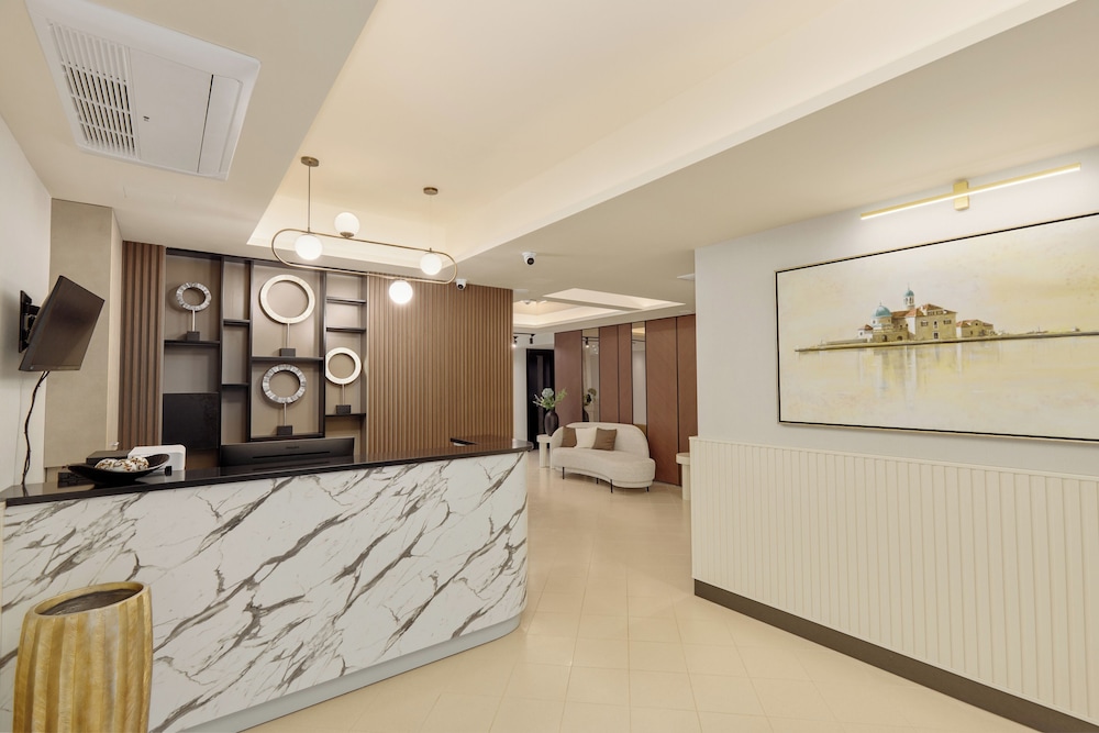 Dimitris Residence