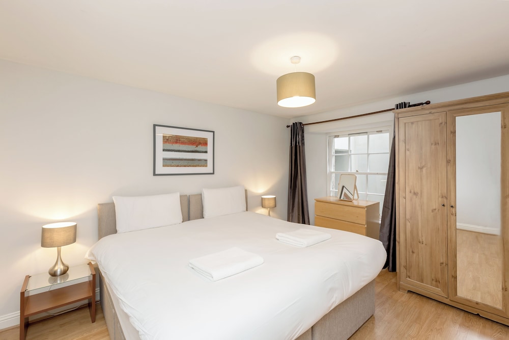 Destination Edinburgh Apartments- Southside Apartments