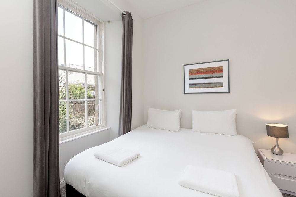 Destination Edinburgh Apartments- Southside Apartments