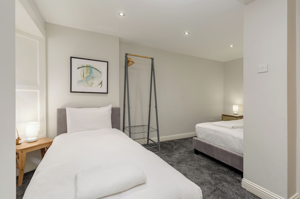 Destination Edinburgh Apartments- Southside Apartments