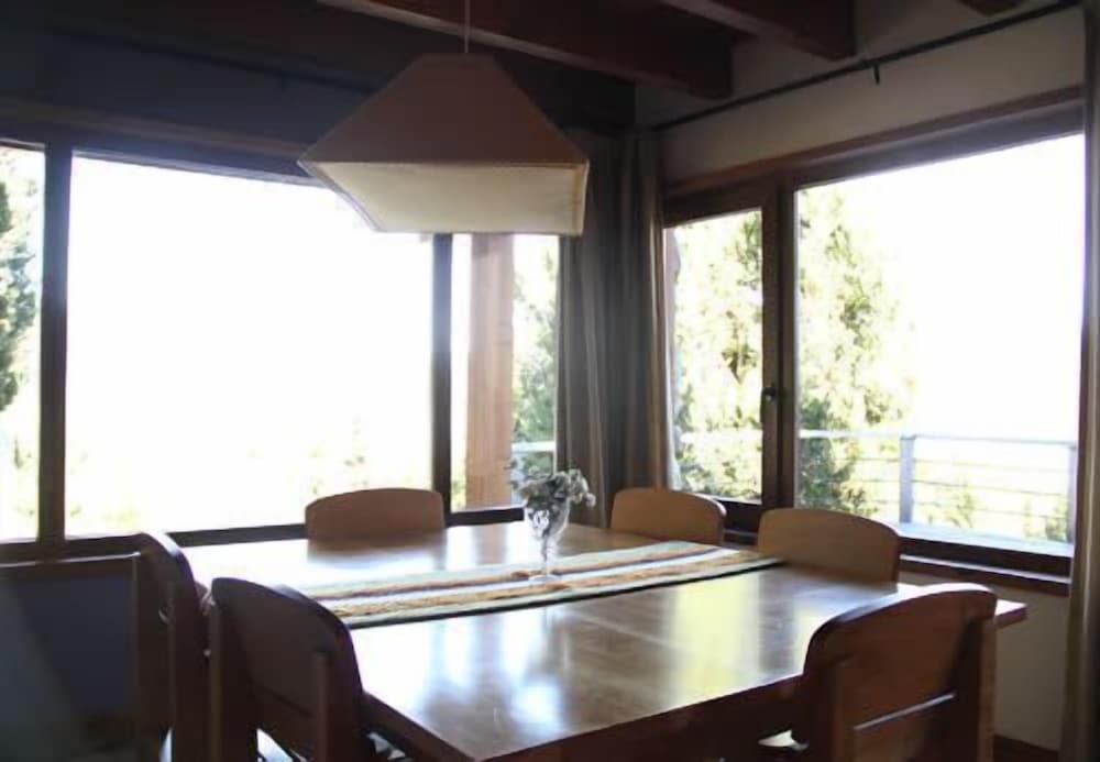 Las Morillas Huemul Lodge
