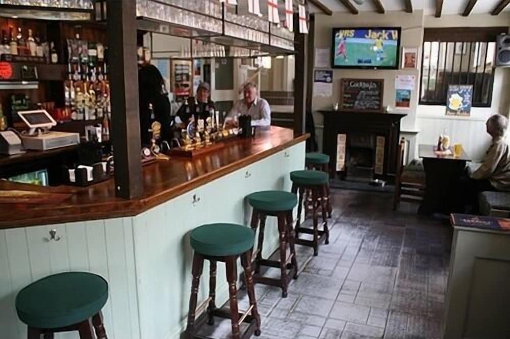 Marlborough Vacations - The Bear Marlborough - Property Image 20