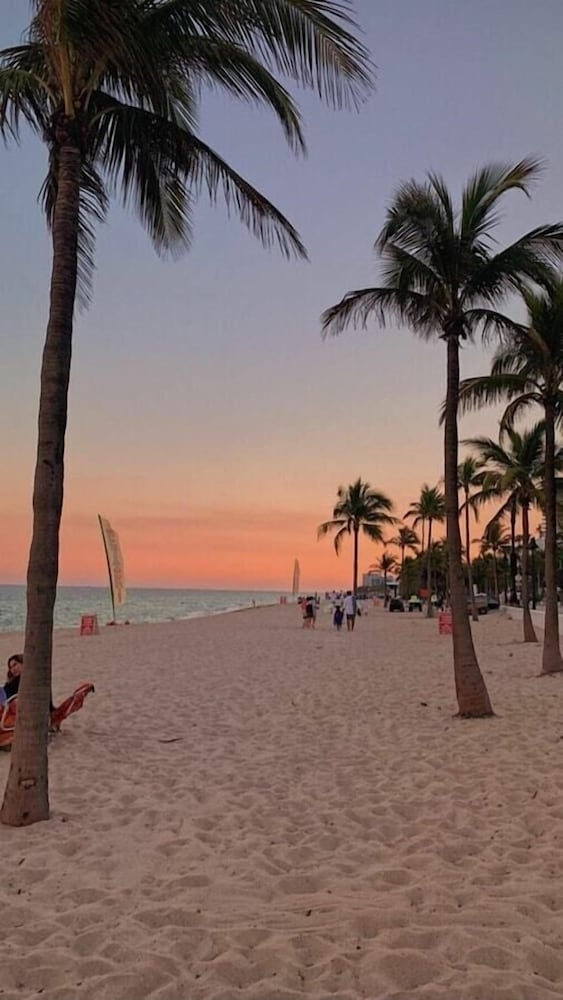 Hollywood Beach: Studio/bath Free Parkingbbq 4A - Image 5