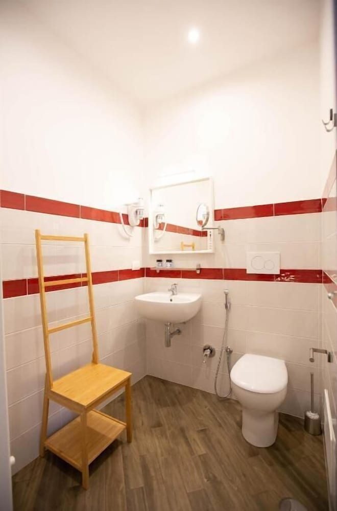 Guest House COLORS