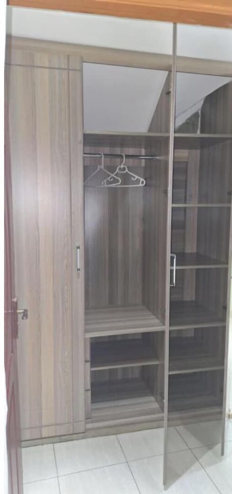 Zedek Suites