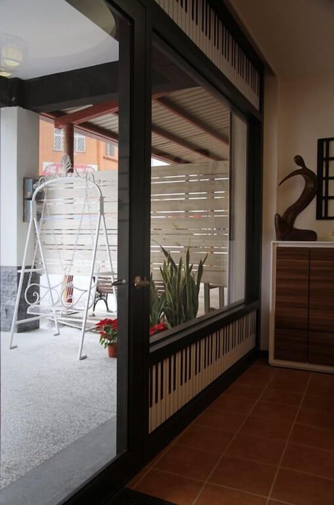 Little Pianist Hostel