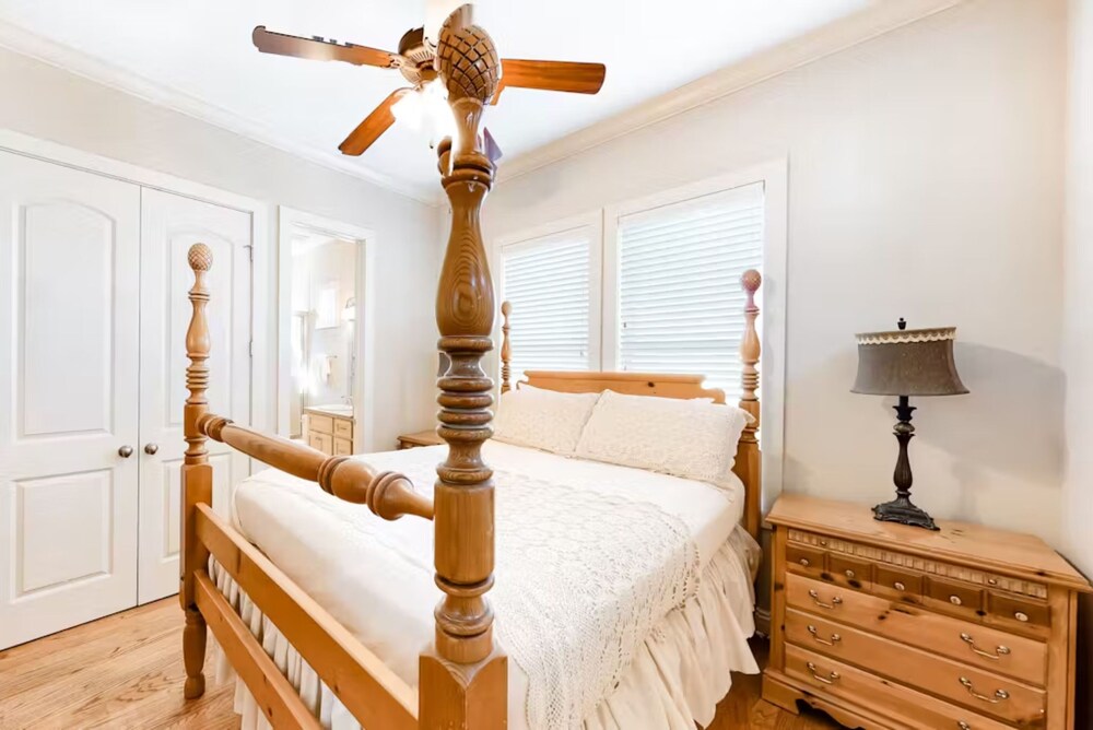 Serenity by the Sea! 4BR Retreat, Sleeps 12, Walk to Beach & Community Pool