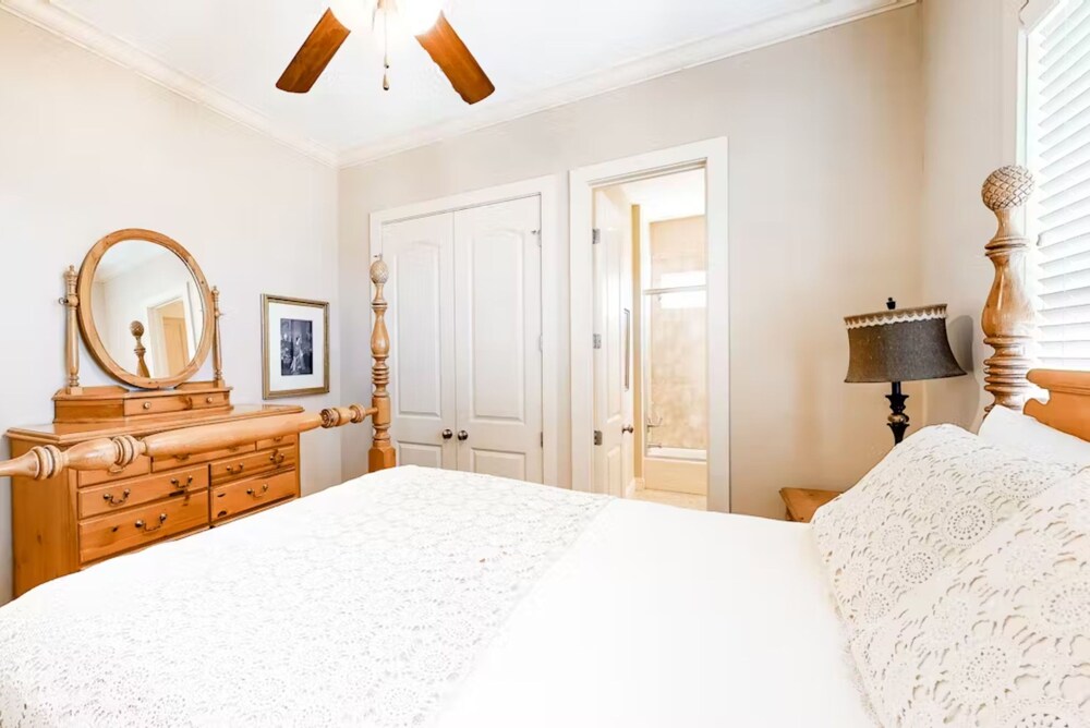 Serenity by the Sea! 4BR Retreat, Sleeps 12, Walk to Beach & Community Pool