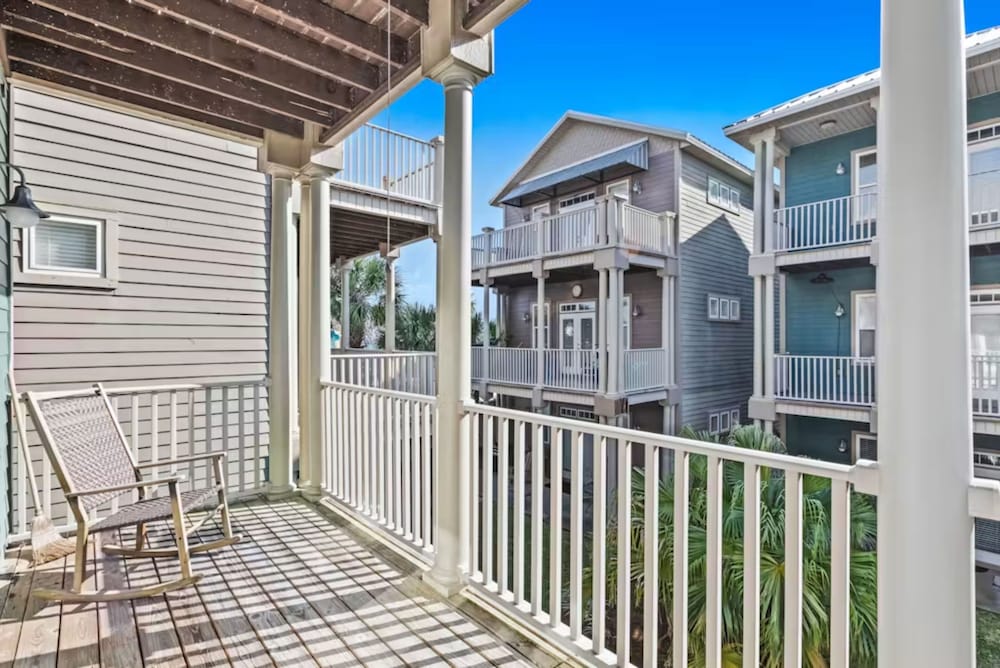 Serenity by the Sea! 4BR Retreat, Sleeps 12, Walk to Beach & Community Pool