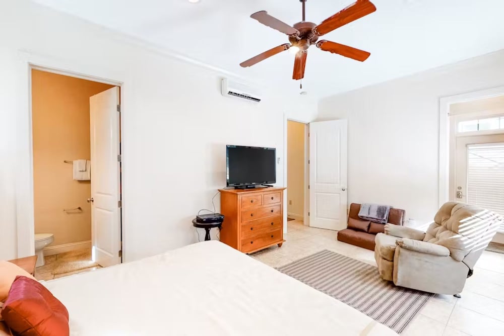Serenity by the Sea! 4BR Retreat, Sleeps 12, Walk to Beach & Community Pool