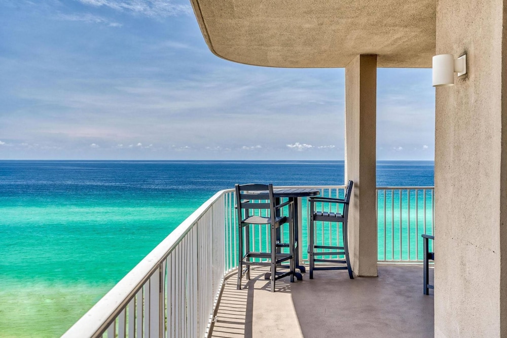 Sea Turtle Retreat! 3BR Beachfront Condo With Stunning Gulf Views Sleeps 8
