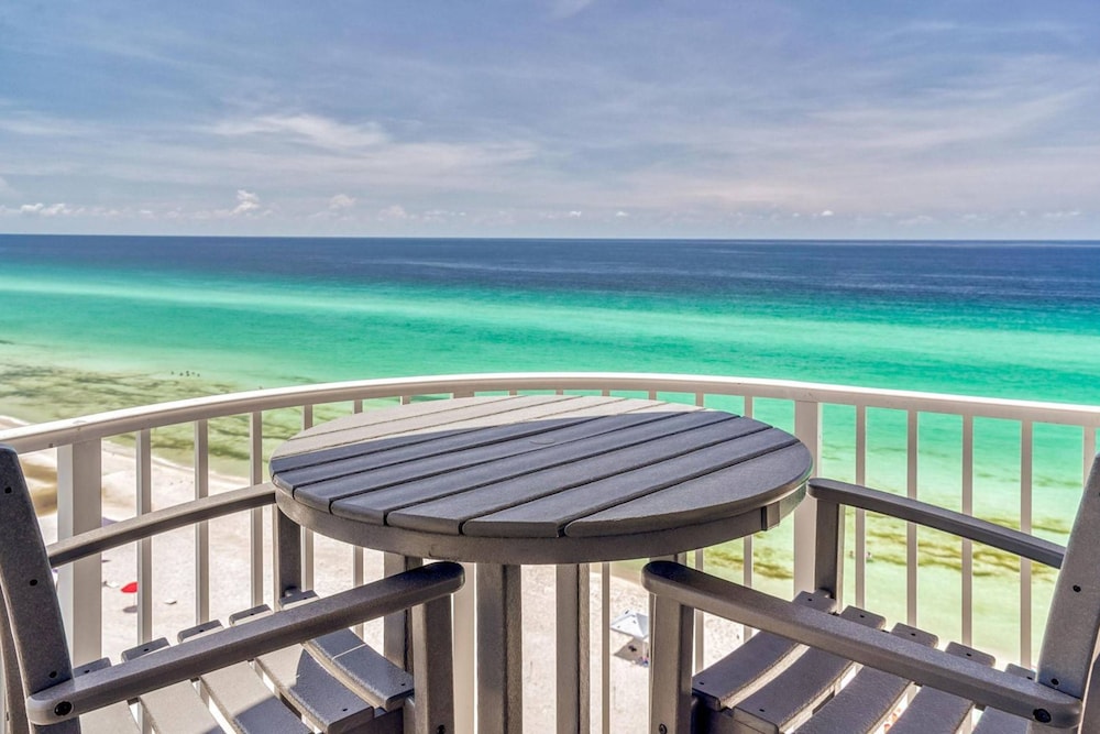 Sea Turtle Retreat! 3BR Beachfront Condo With Stunning Gulf Views Sleeps 8