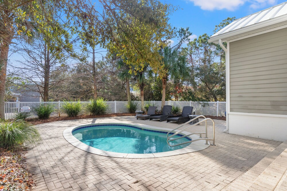 Sugar Sand Retreat 3-bed, 2-bath Beach Getaway With Private Pool, Sleeps 8!