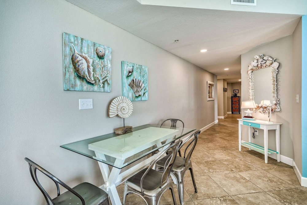 Sea Turtle Retreat! 3BR Beachfront Condo With Stunning Gulf Views Sleeps 8