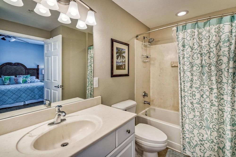 Sea Turtle Retreat! 3BR Beachfront Condo With Stunning Gulf Views Sleeps 8