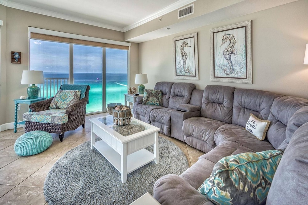 Sea Turtle Retreat! 3BR Beachfront Condo With Stunning Gulf Views Sleeps 8