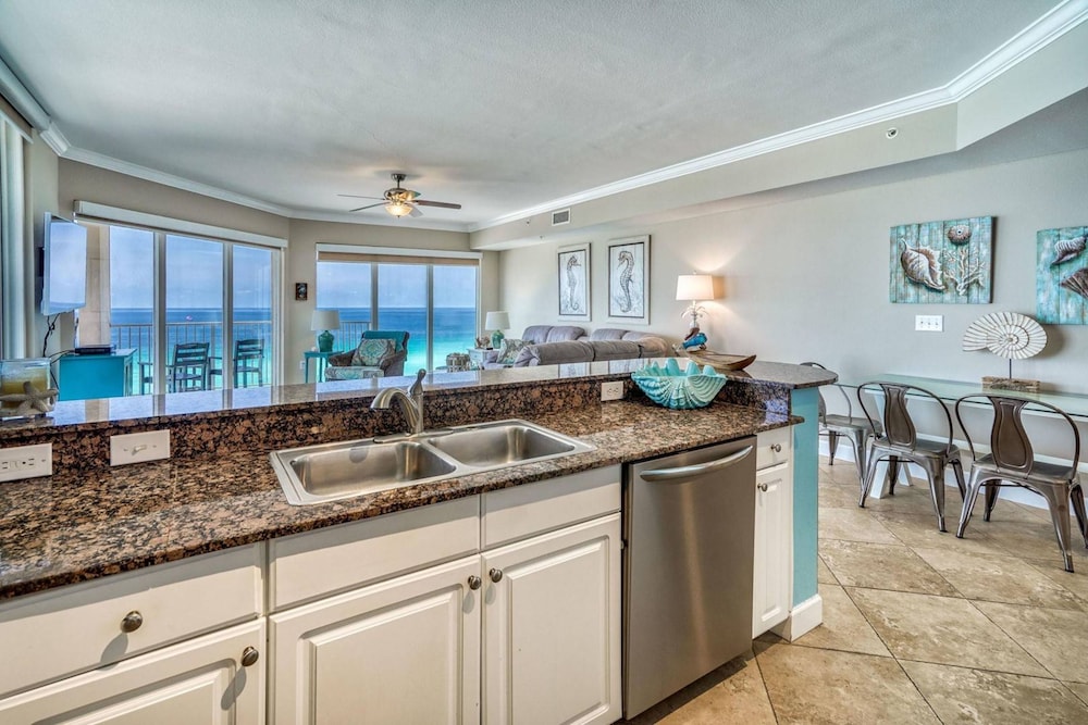 Sea Turtle Retreat! 3BR Beachfront Condo With Stunning Gulf Views Sleeps 8