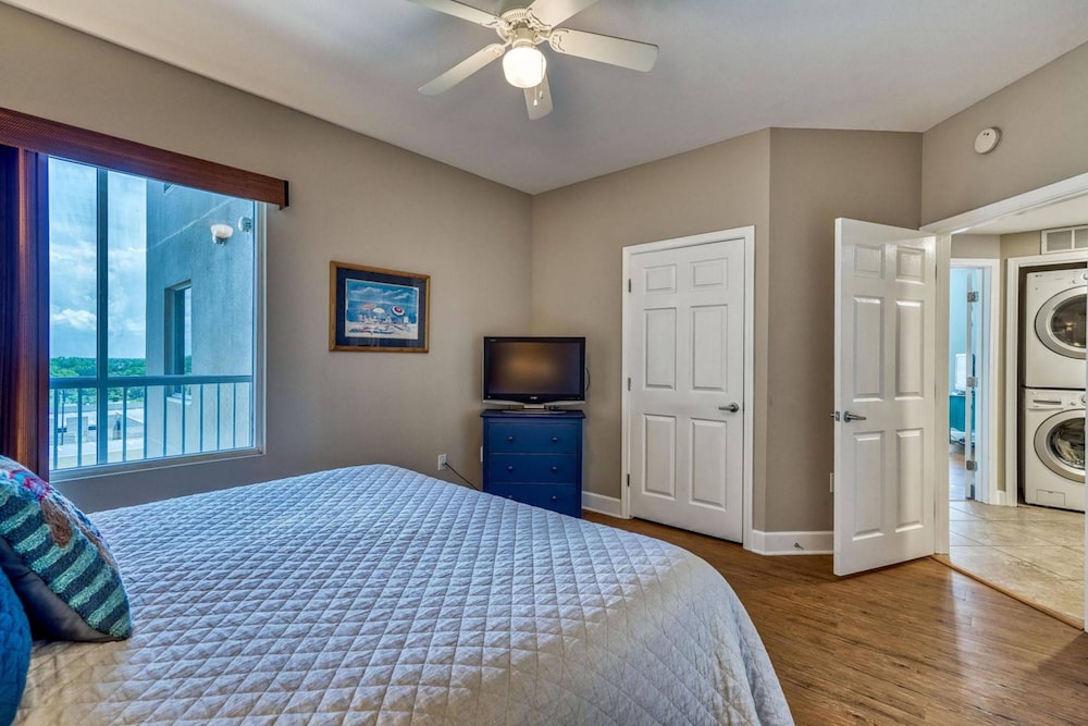 Sea Turtle Retreat! 3BR Beachfront Condo With Stunning Gulf Views Sleeps 8