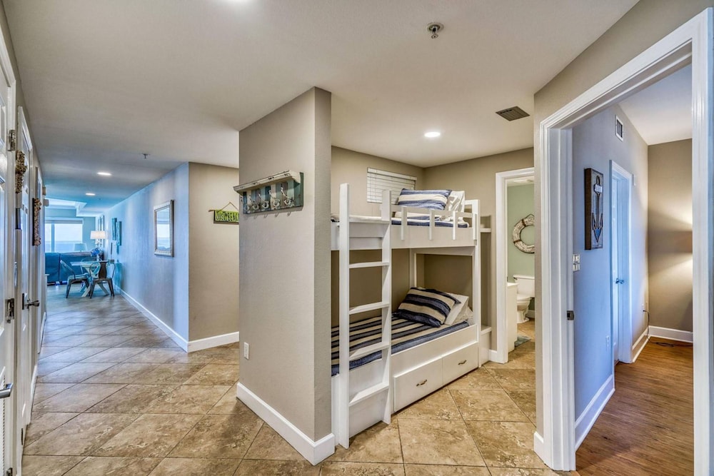 Sea Turtle Retreat! 3BR Beachfront Condo With Stunning Gulf Views Sleeps 8