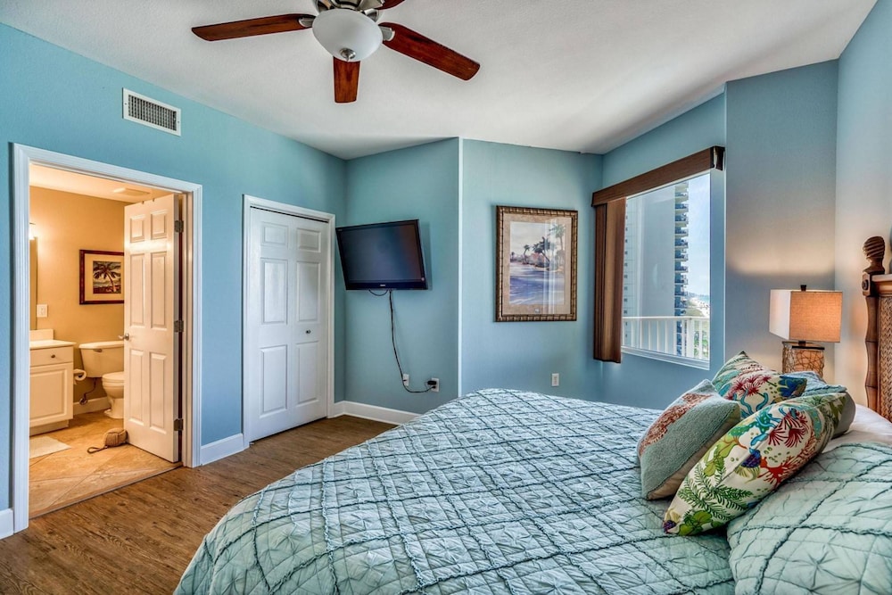 Sea Turtle Retreat! 3BR Beachfront Condo With Stunning Gulf Views Sleeps 8