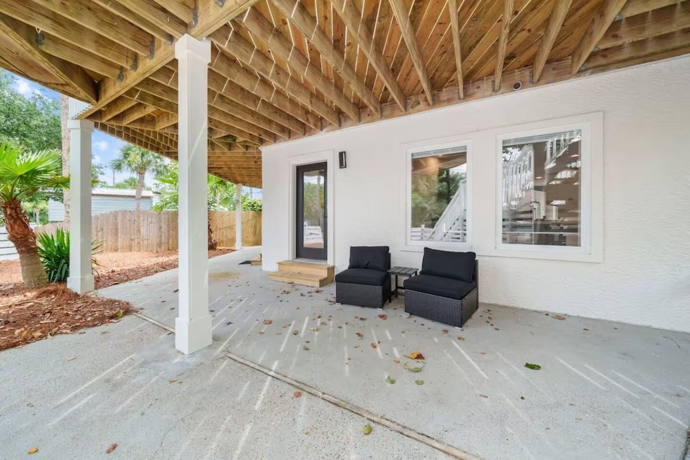 Seas & Greetings! 5BR 4BA House! Elegant Coastal Living Near the Shore
