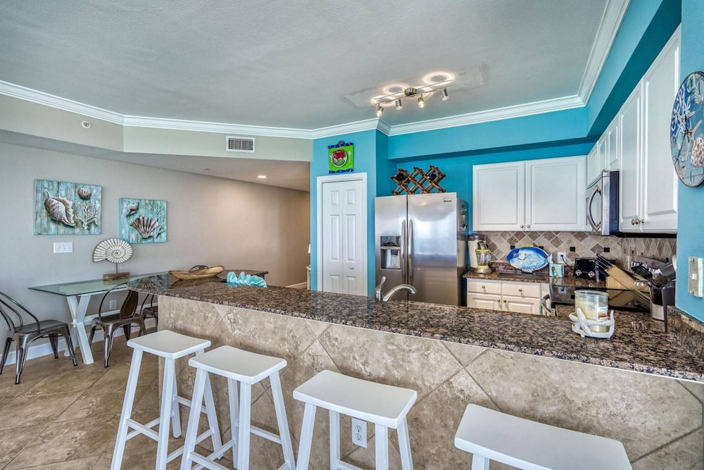 Sea Turtle Retreat! 3BR Beachfront Condo With Stunning Gulf Views Sleeps 8