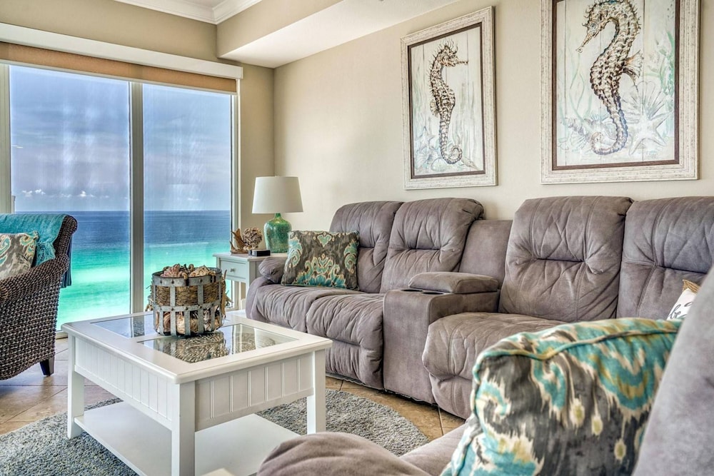 Sea Turtle Retreat! 3BR Beachfront Condo With Stunning Gulf Views Sleeps 8