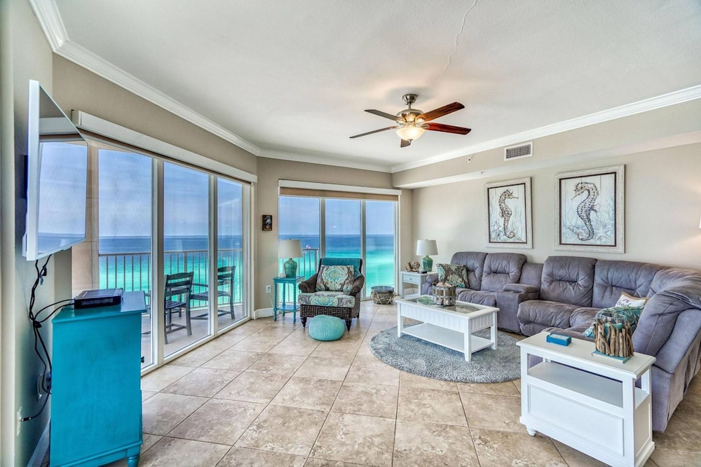 Sea Turtle Retreat! 3BR Beachfront Condo With Stunning Gulf Views Sleeps 8
