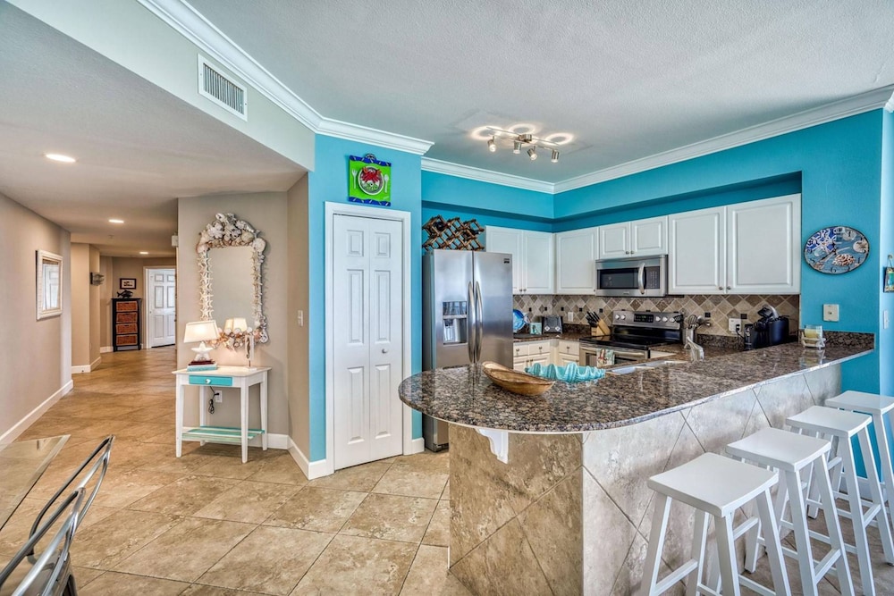 Sea Turtle Retreat! 3BR Beachfront Condo With Stunning Gulf Views Sleeps 8