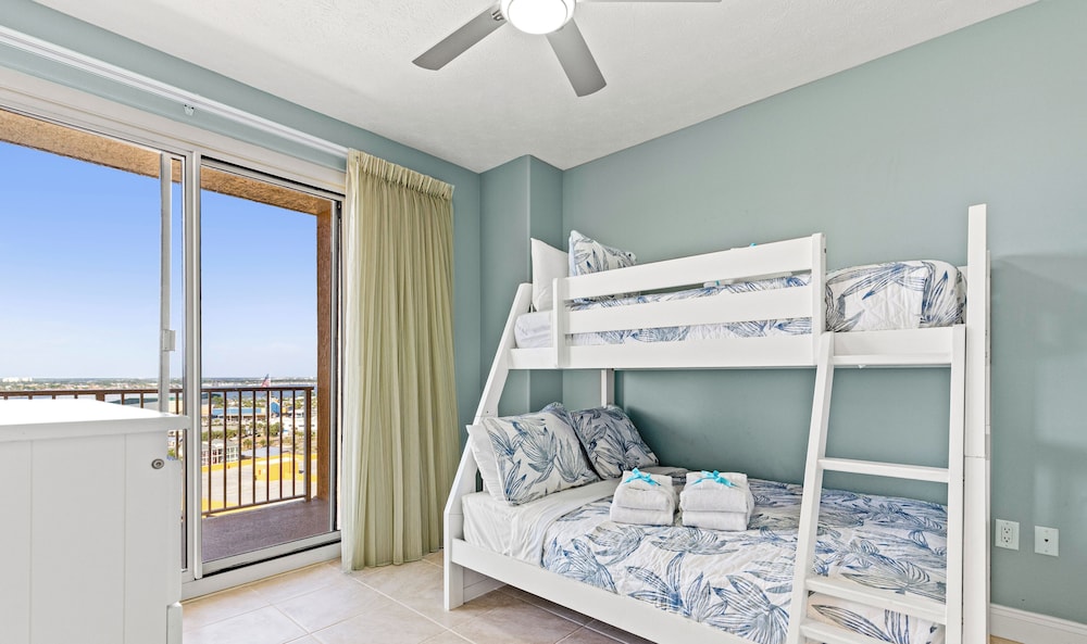 Treasure Shores3br Beachfront Corner Unit Sleeps 8 With Stunning Gulf Views!