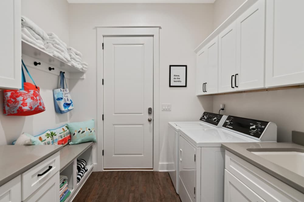 Aquamarine! Sleeps 12! Close to Community Pool! Private Beach Access!
