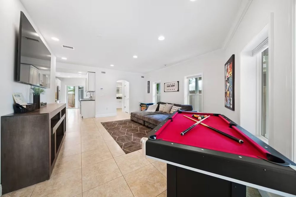 Seas & Greetings! 5BR 4BA House! Elegant Coastal Living Near the Shore