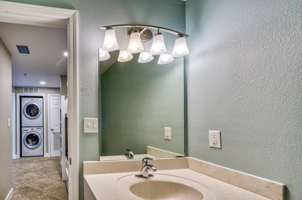 Sea Turtle Retreat! 3BR Beachfront Condo With Stunning Gulf Views Sleeps 8