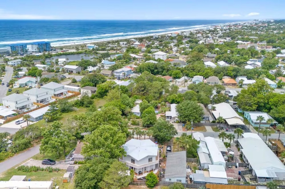 Seas & Greetings! 5BR 4BA House! Elegant Coastal Living Near the Shore