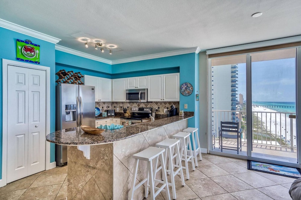 Sea Turtle Retreat! 3BR Beachfront Condo With Stunning Gulf Views Sleeps 8