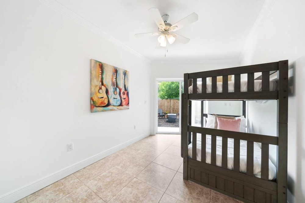 Seas & Greetings! 5BR 4BA House! Elegant Coastal Living Near the Shore