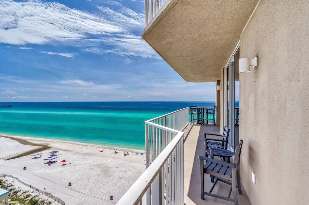 Sea Turtle Retreat! 3BR Beachfront Condo With Stunning Gulf Views Sleeps 8