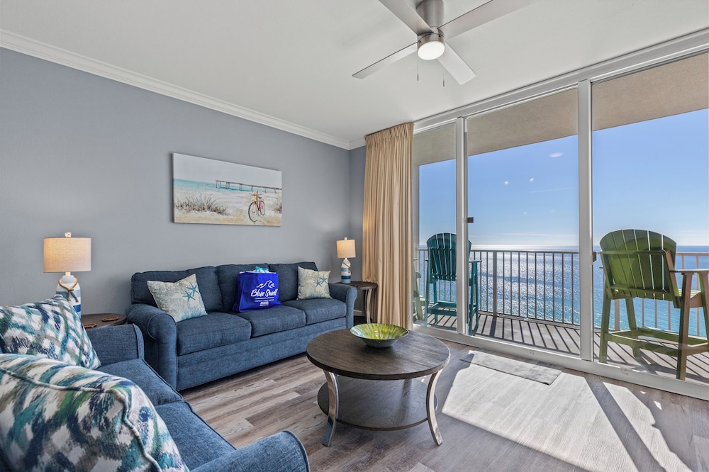 Tidewater Escape: 1br/2ba Beachfront Condo, Sleeps 6, Gulf Views & Comfort!