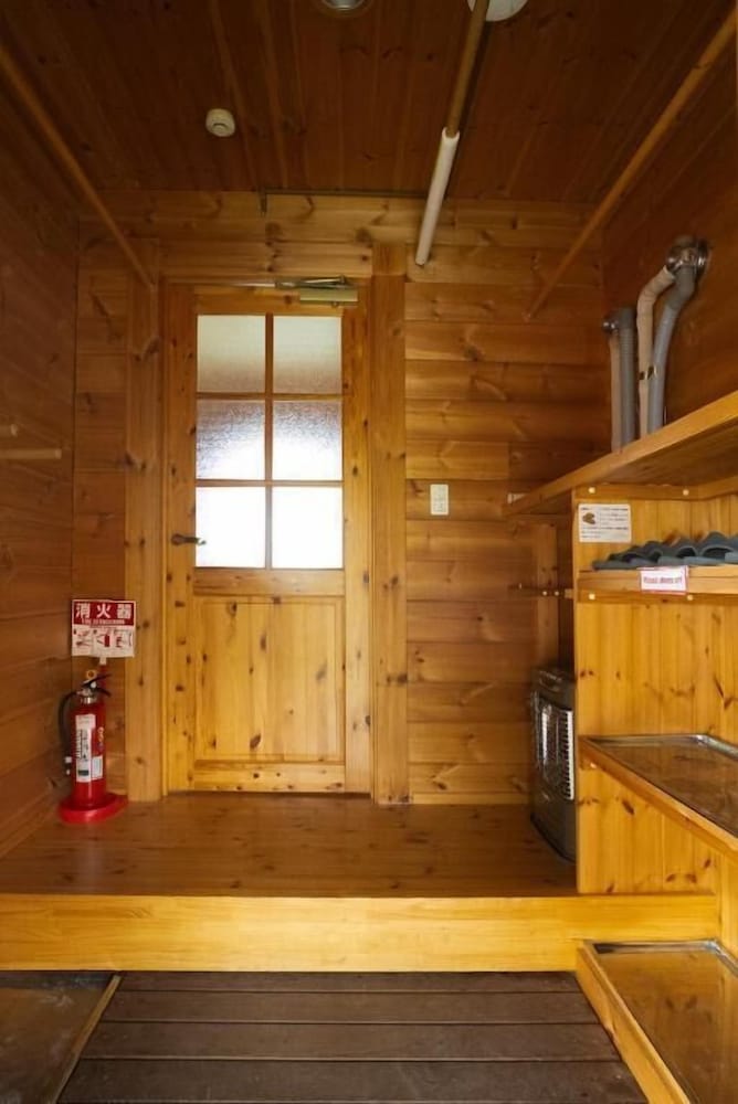 Powder Hut