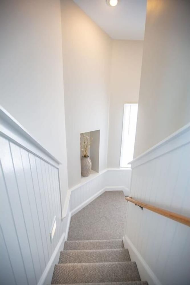 Paw-paw's Place 6 Bedroom Home by RedAwning