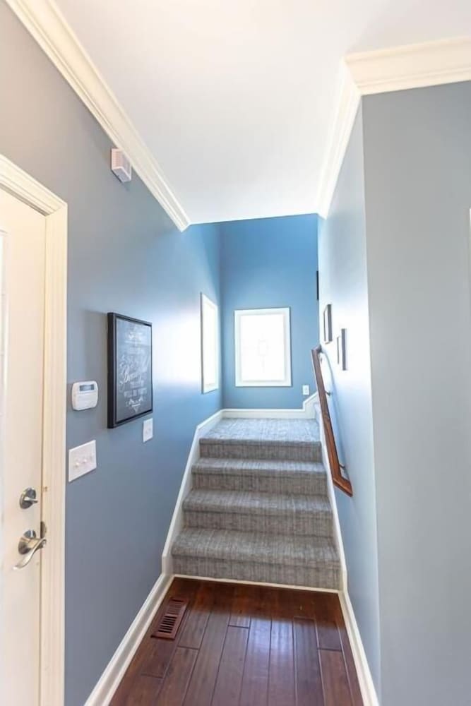 R & R By The Sea 4 Bedroom Home by RedAwning