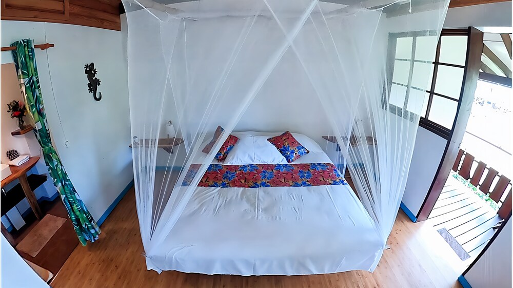 Fare Oviri Lodge